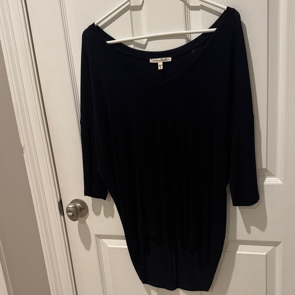 Express Charcoal V-Neck Top - Picture 5 of 12